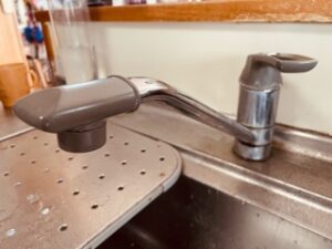 台所　キッチン　蛇口　交換　水漏れ